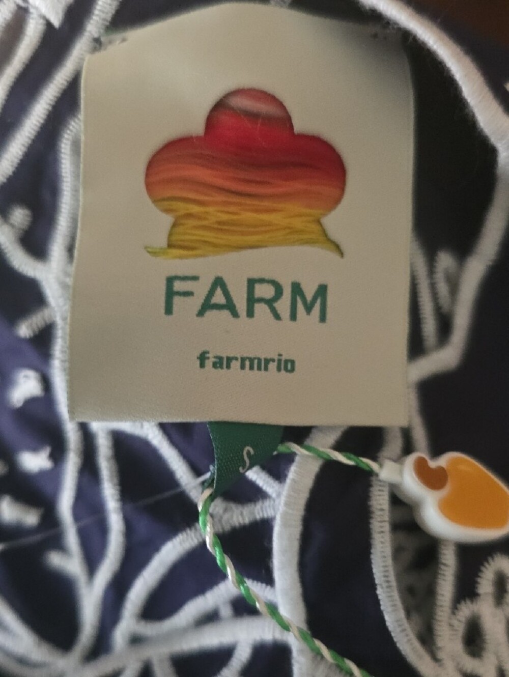 FARM RIO Richelieu Floral Embroidered Top Split Back Cropped Top Size S - Picture 9 of 11